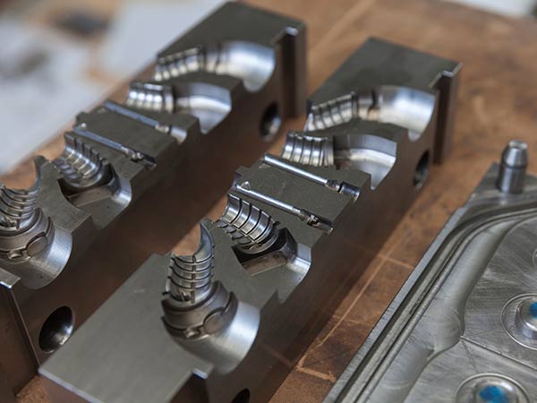 Stampaggio-ad-iniezione